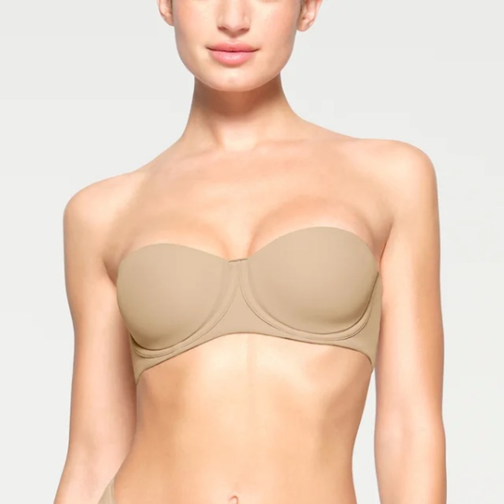 NWT SKIMS Fits Everybody Strapless Bra